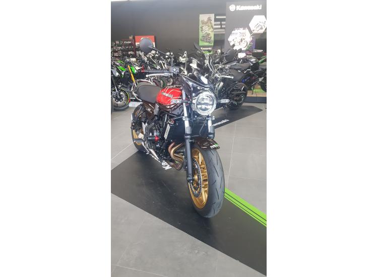 KAWASAKI Z650 RS (RABAISSEE)