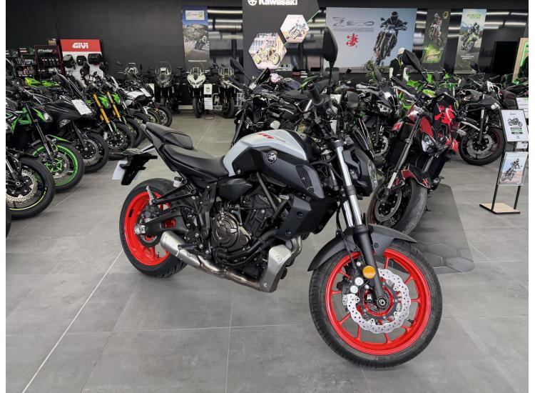 YAMAHA MT-07 (47.5CV)