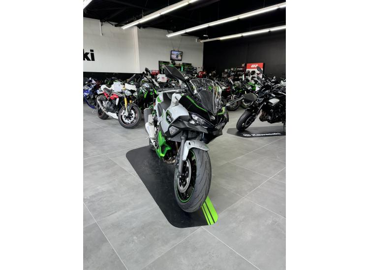 KAWASAKI Ninja 7 Hybrid